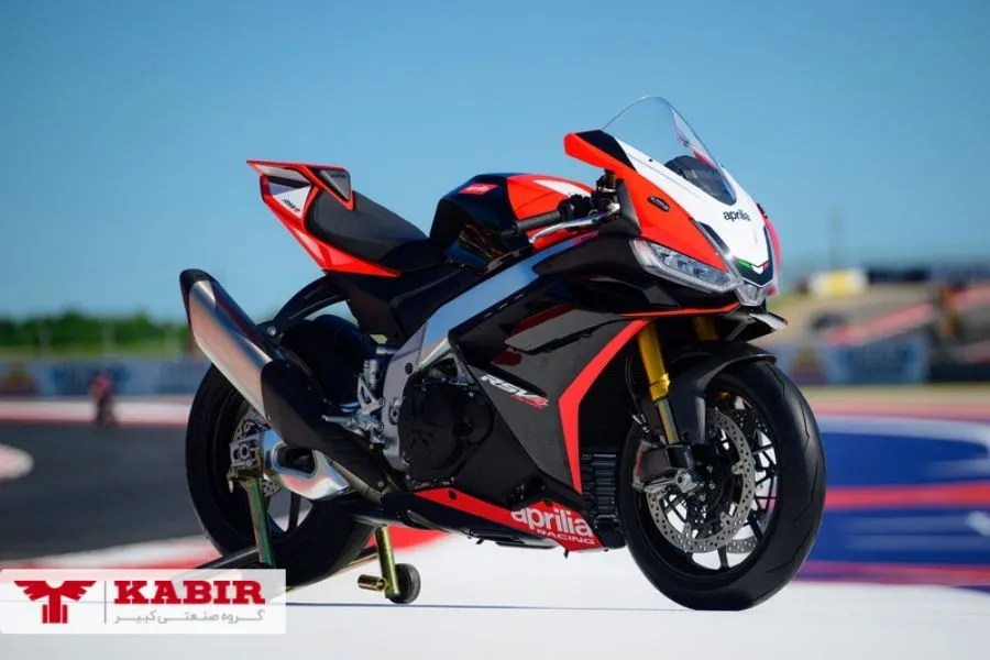 موتورسیکلت Aprilia RSV4 Factroy از بهترین موتورهای ایتالیایی سوپربایک محسوب می‌شود.